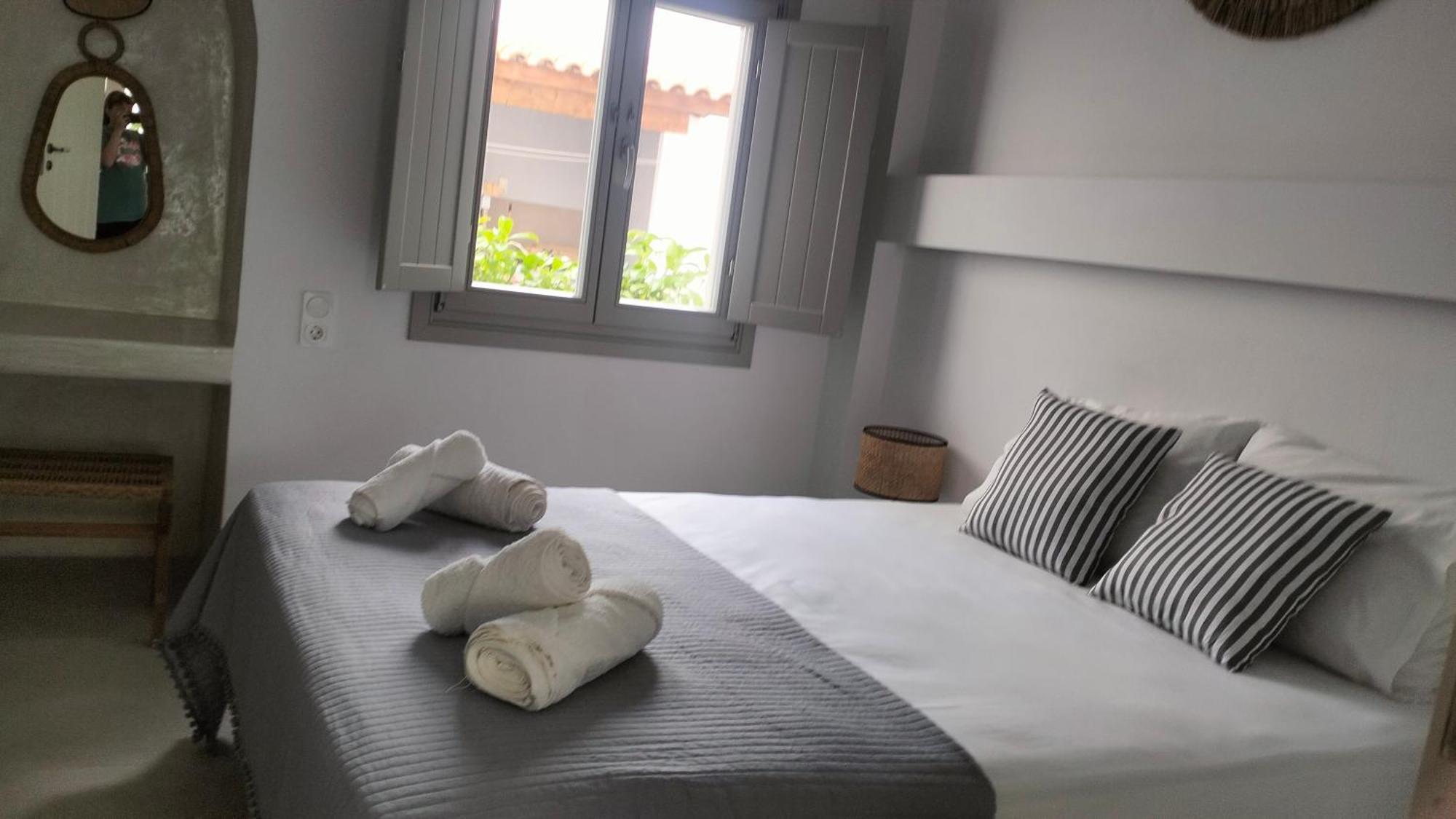 Θέαστρον - Theastron House With Great View In Chora Apartment Pera Gyalos ภายนอก รูปภาพ